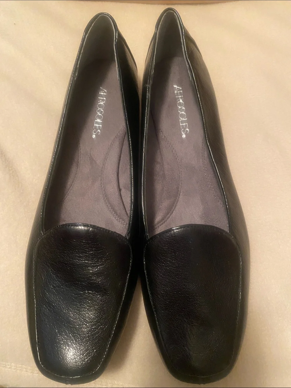 AEROSOLES Black Leather Slip-On Loafers